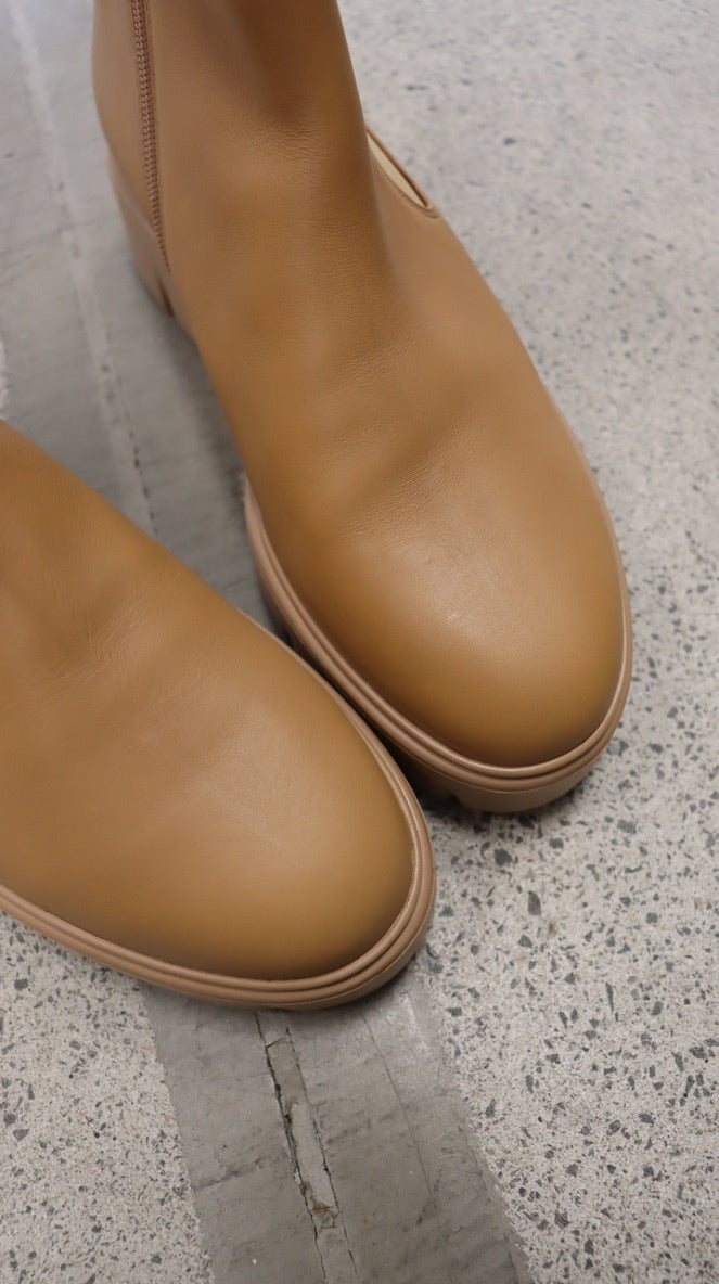 Hōgl Boots 7