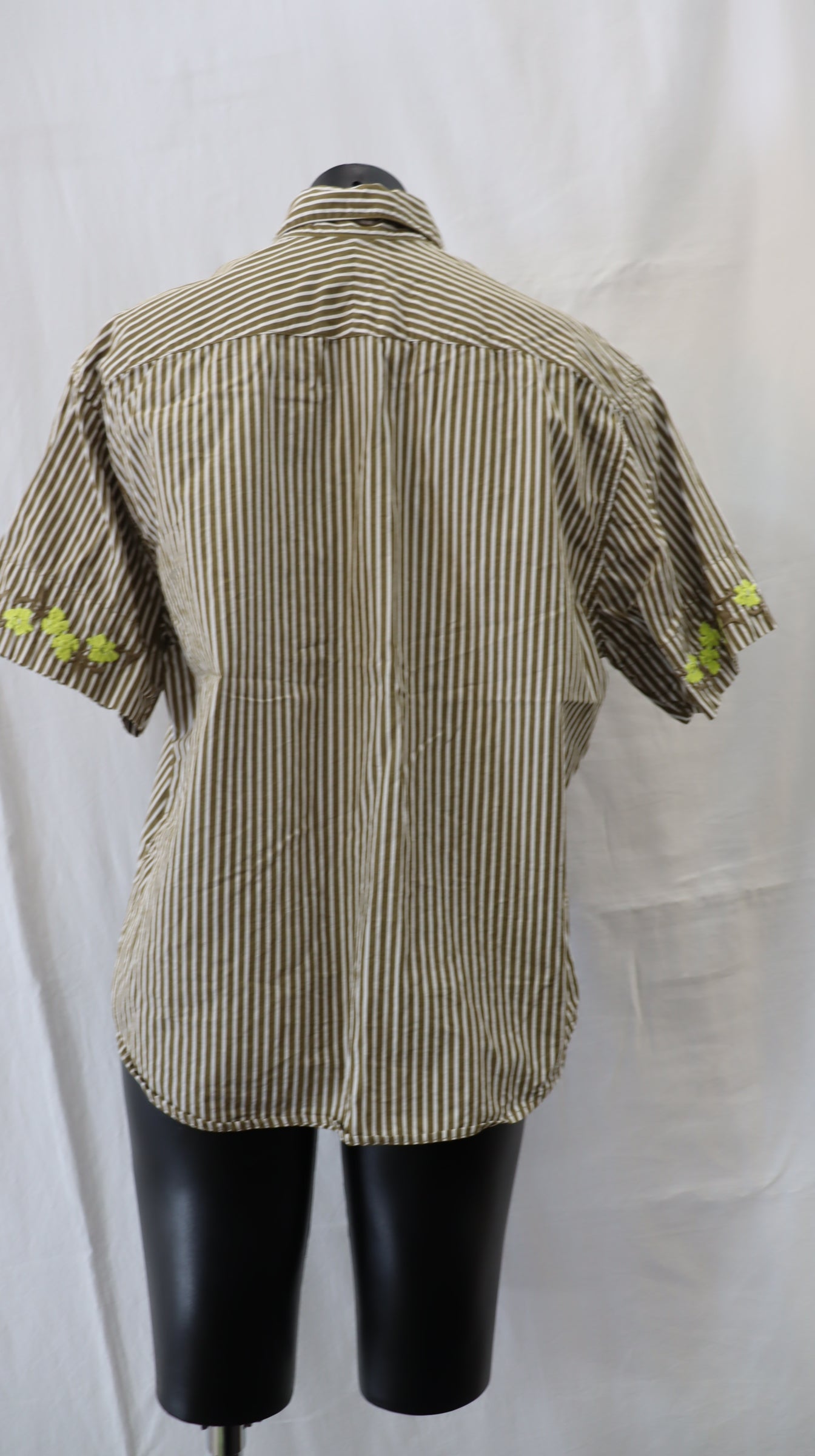 kowtow Button Up S