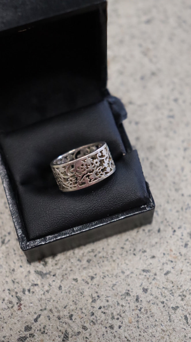 karen walker Ring N/A