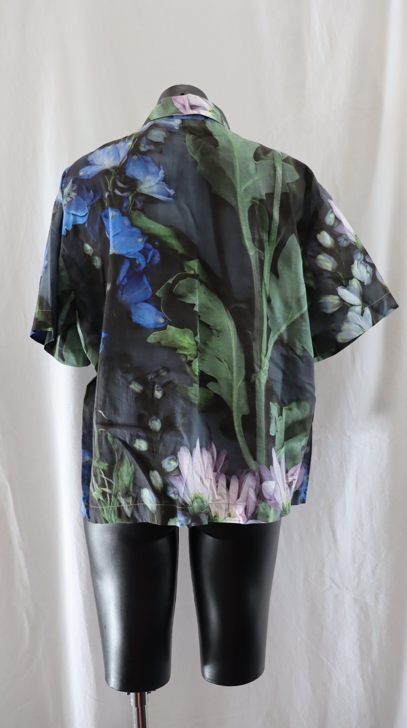 kowtow Button Up S