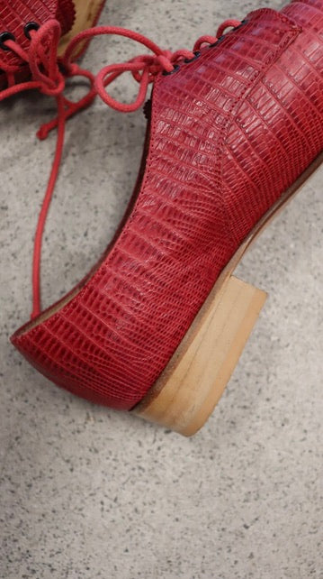 minnie cooper Lace Up 39 1/2