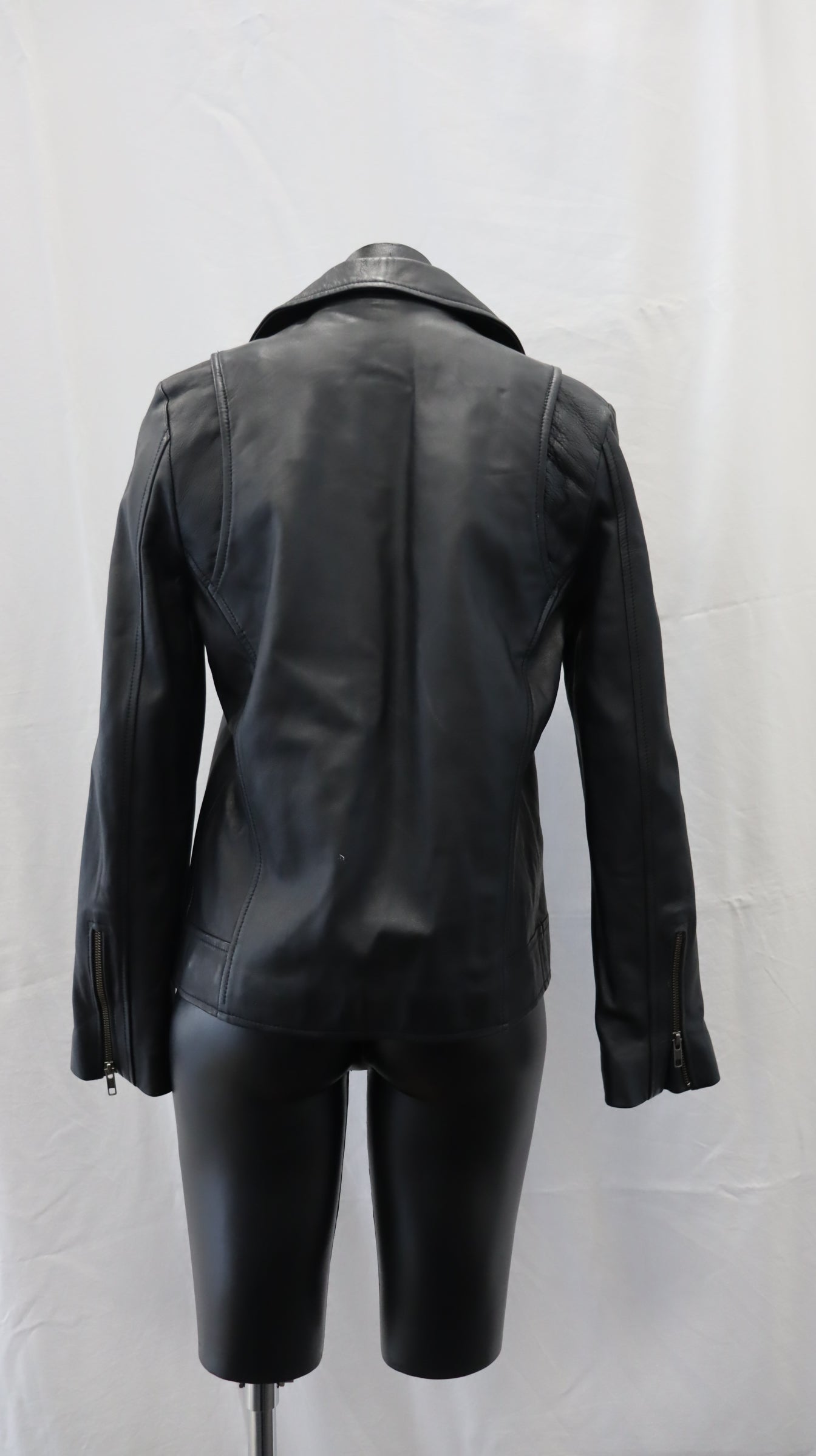 B L A K L U X E Jacket 14