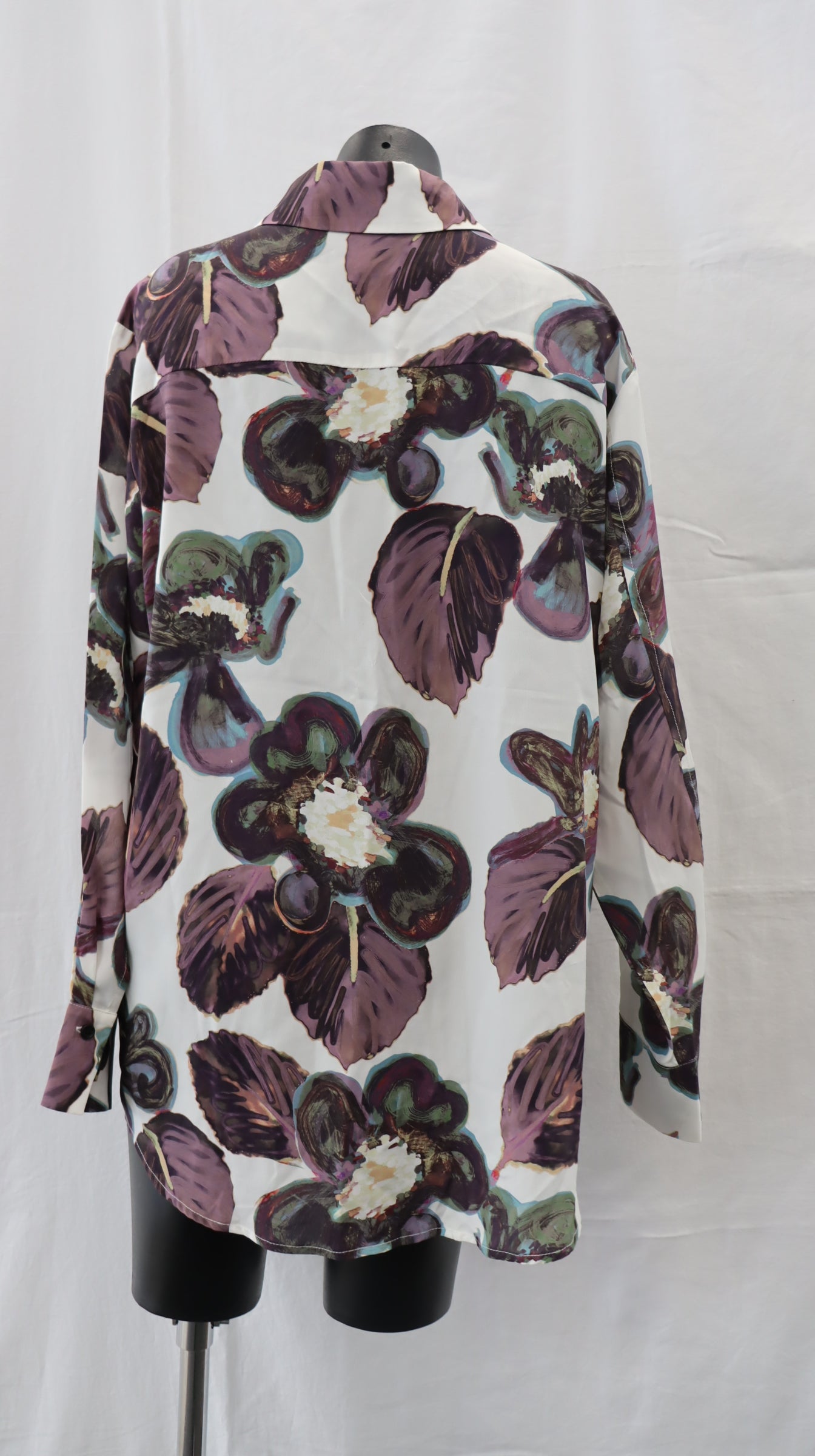 juliette hogan Button Up 12