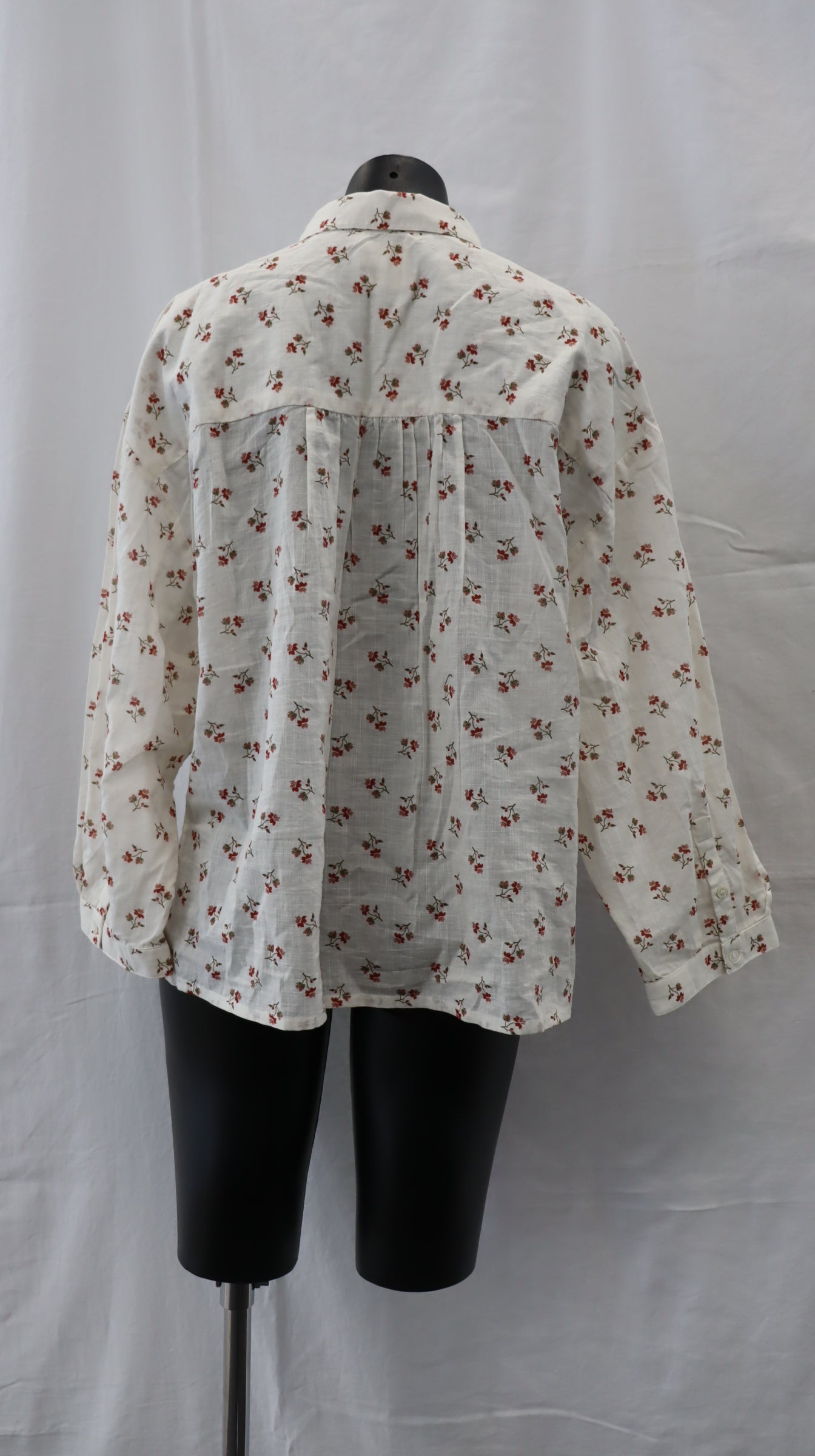 Indi & Cold Button Up XL