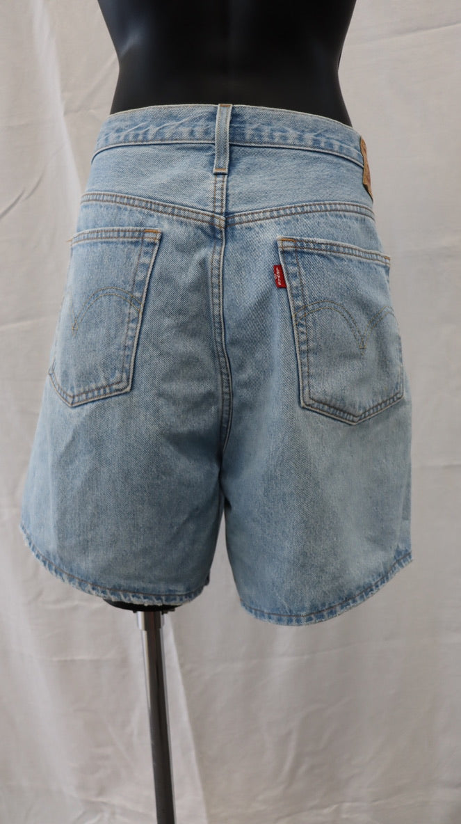 Levi Strauss & CO Shorts L