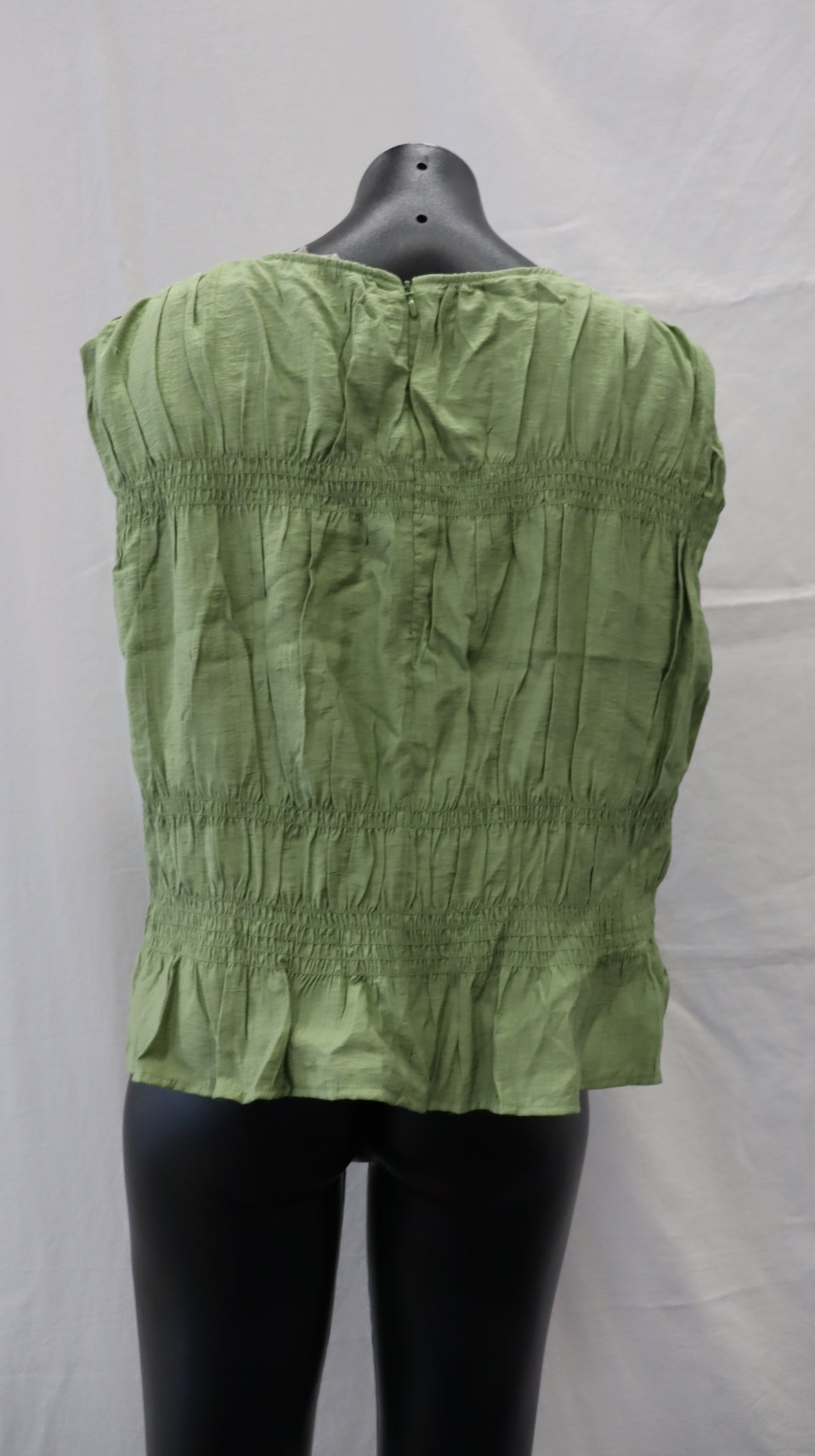 H & M Top L