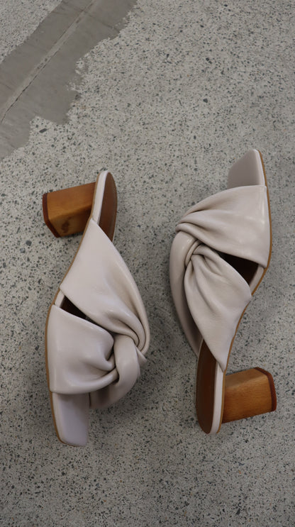 LA TRIBE Heels 39