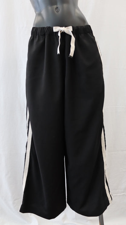 moochi Pants L