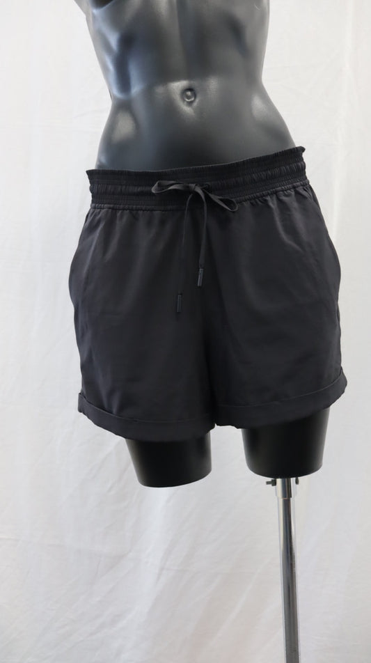 lululemon Shorts S