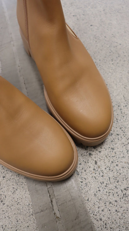 Hōgl Boots 7