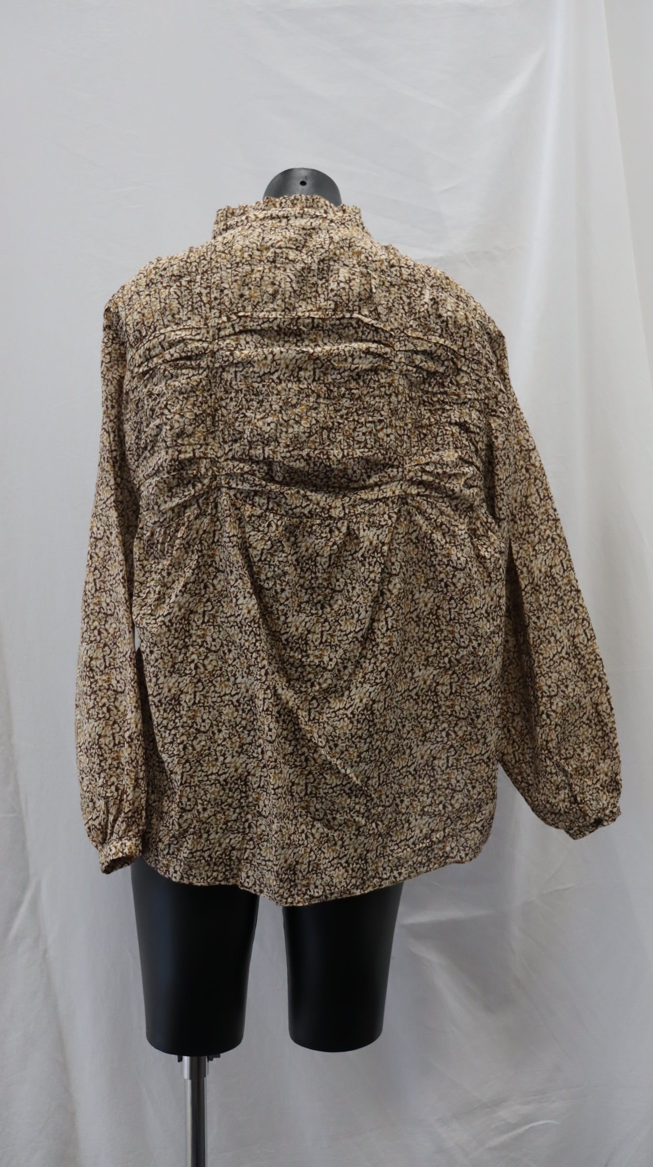 remain Button Up 10