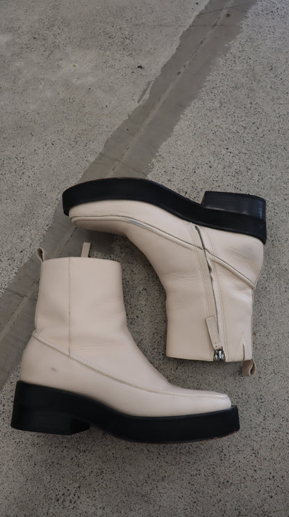 Bronwyn Boots 39