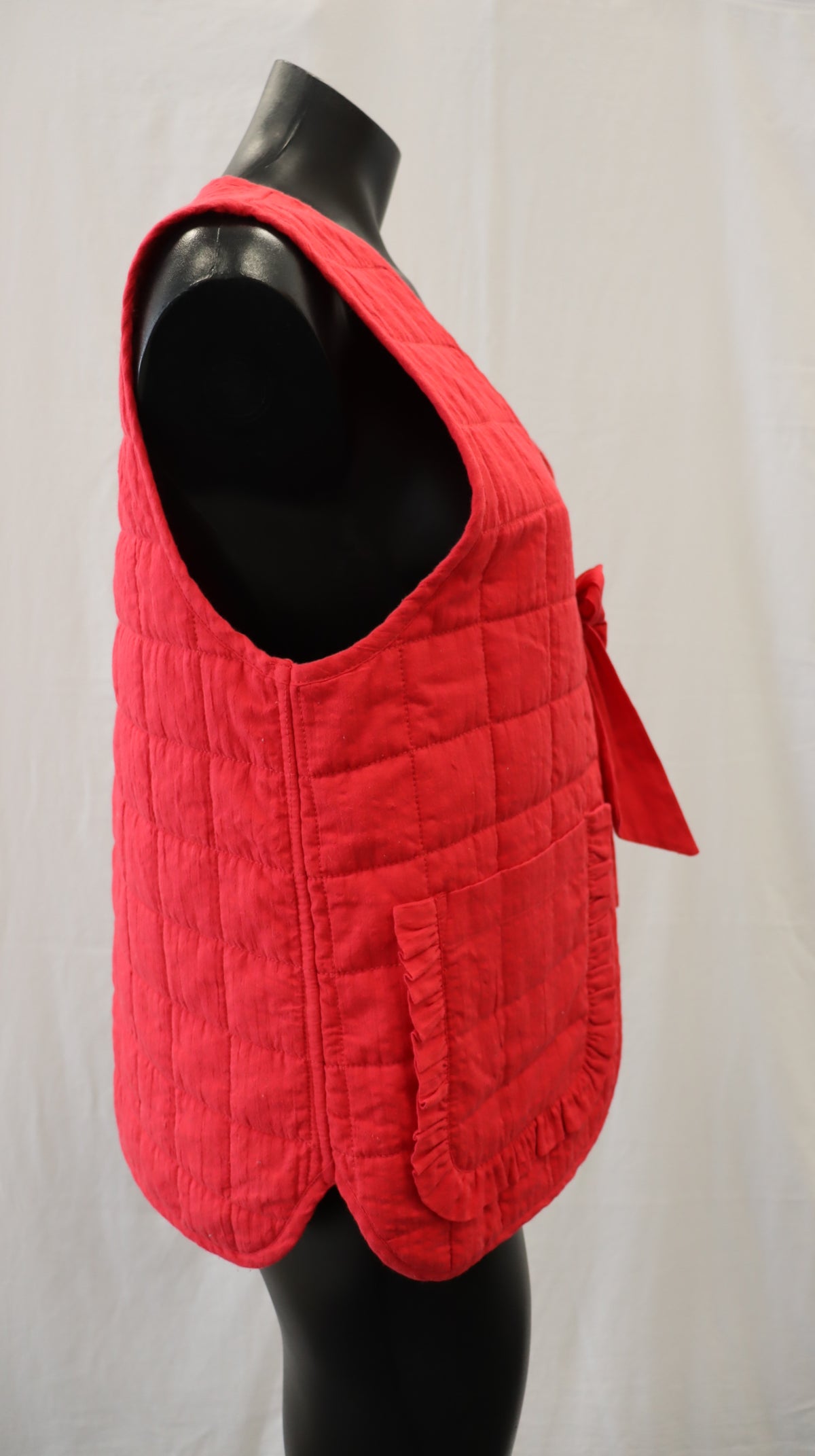 DAMSON MADDER. Vest 10