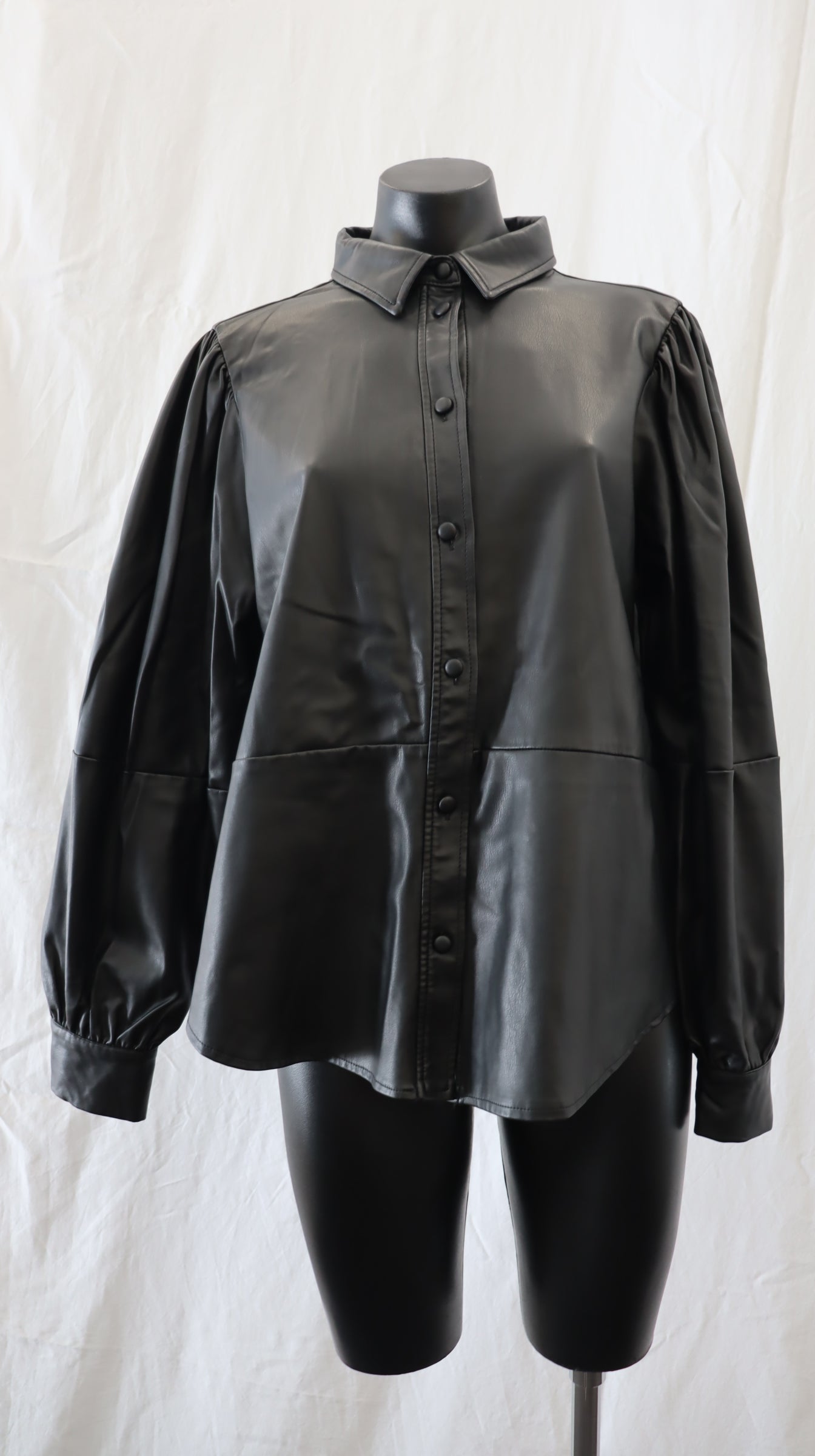 H & M Button Up M