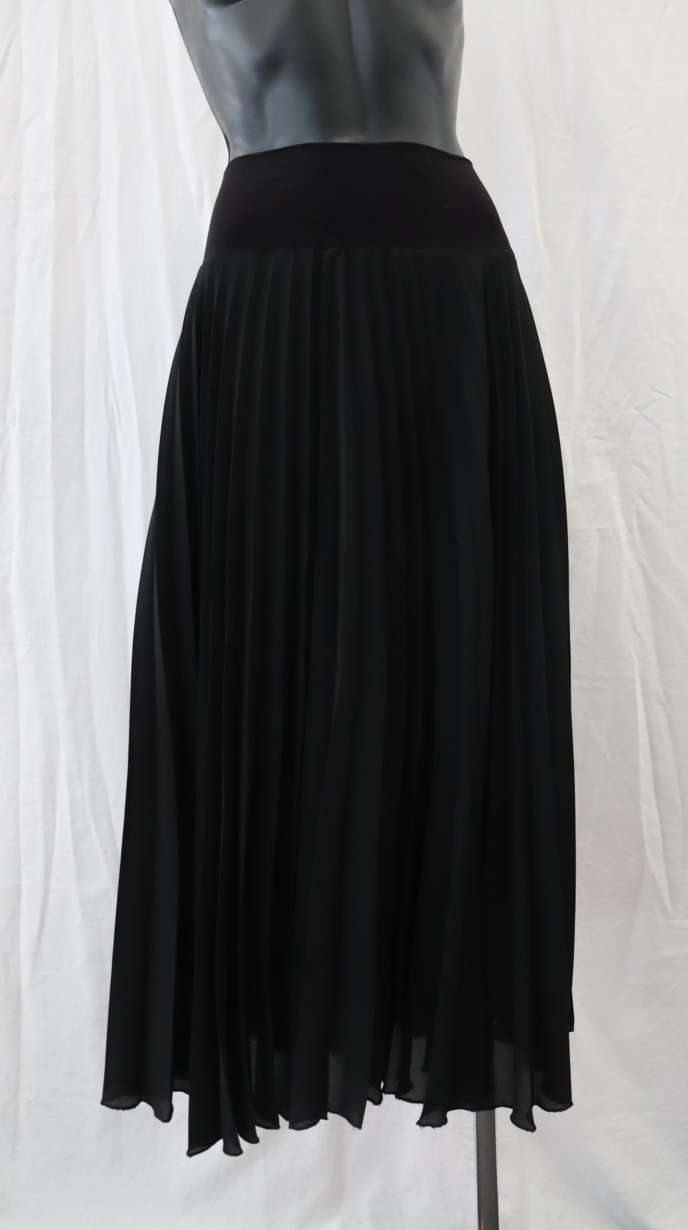Sills Midi Skirt 16