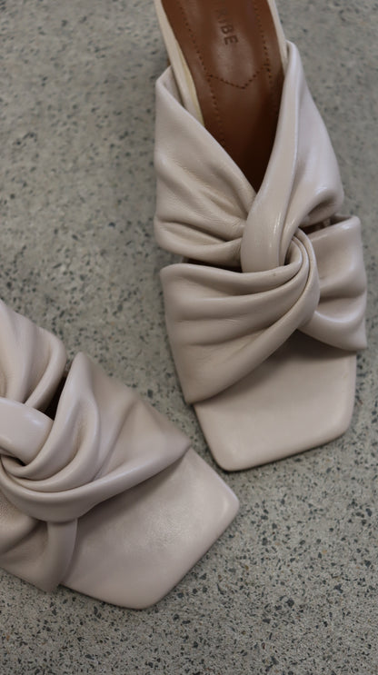 LA TRIBE Heels 39