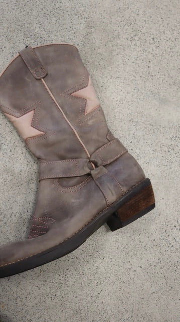 *NO TAG Boots 38