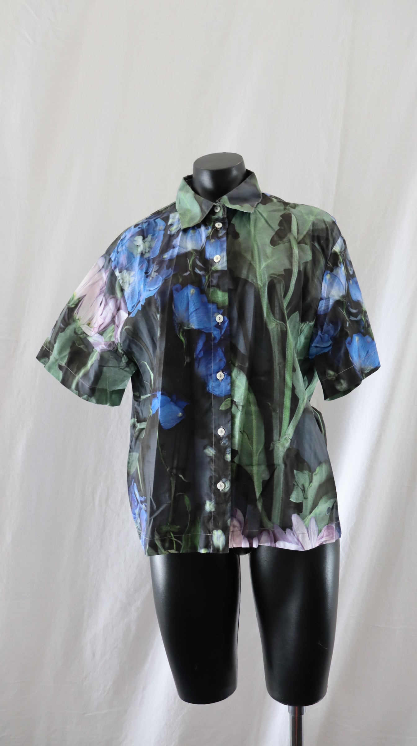 kowtow Button Up S