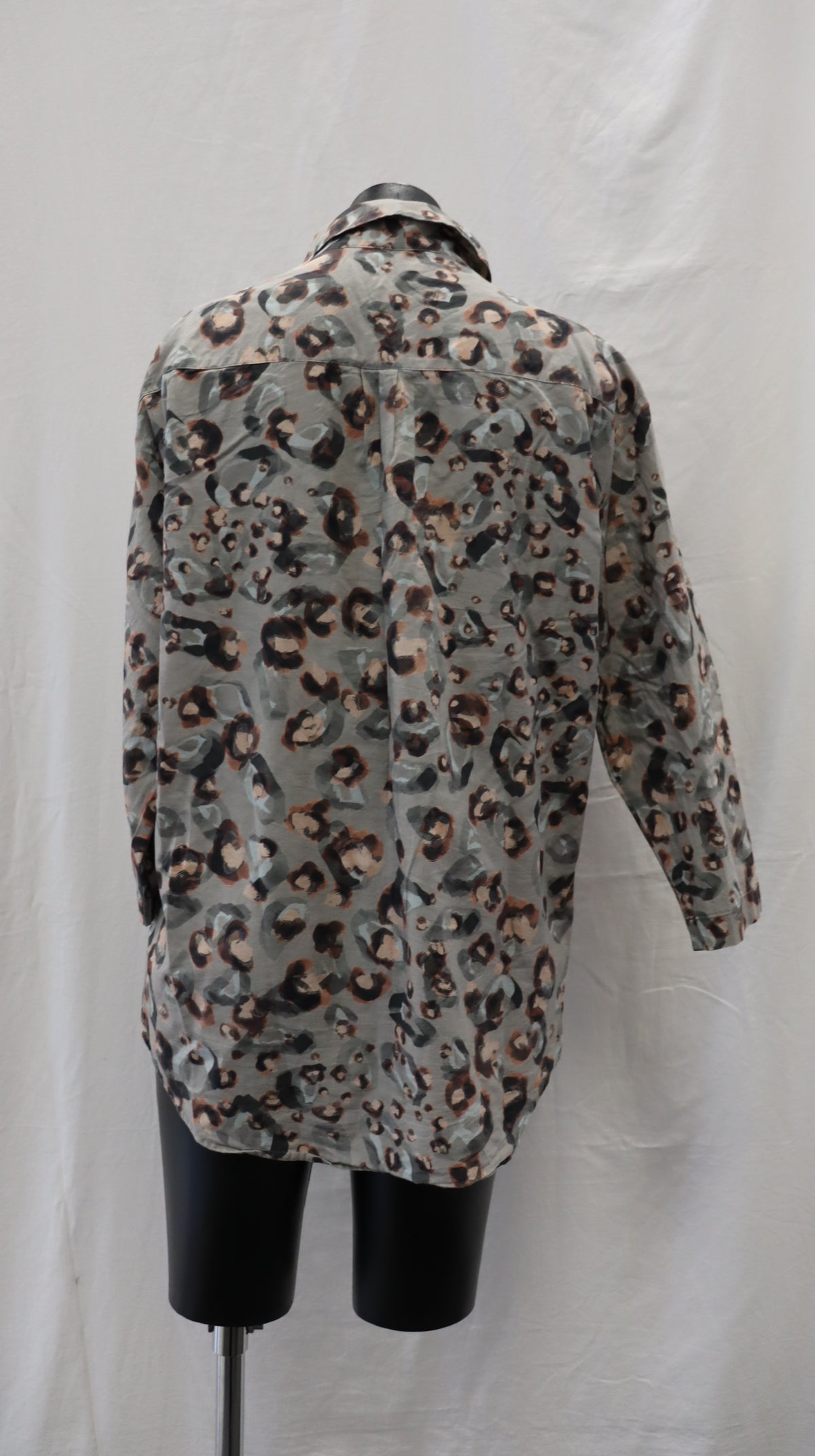 juliette hogan Button Up 12