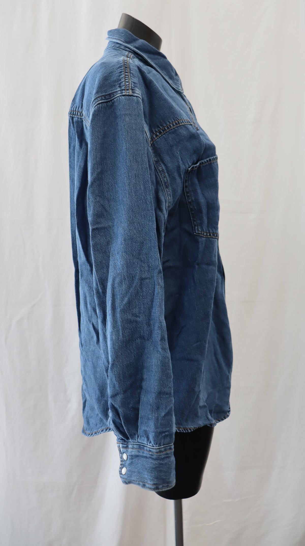 Levi Strauss & CO Button Up XL