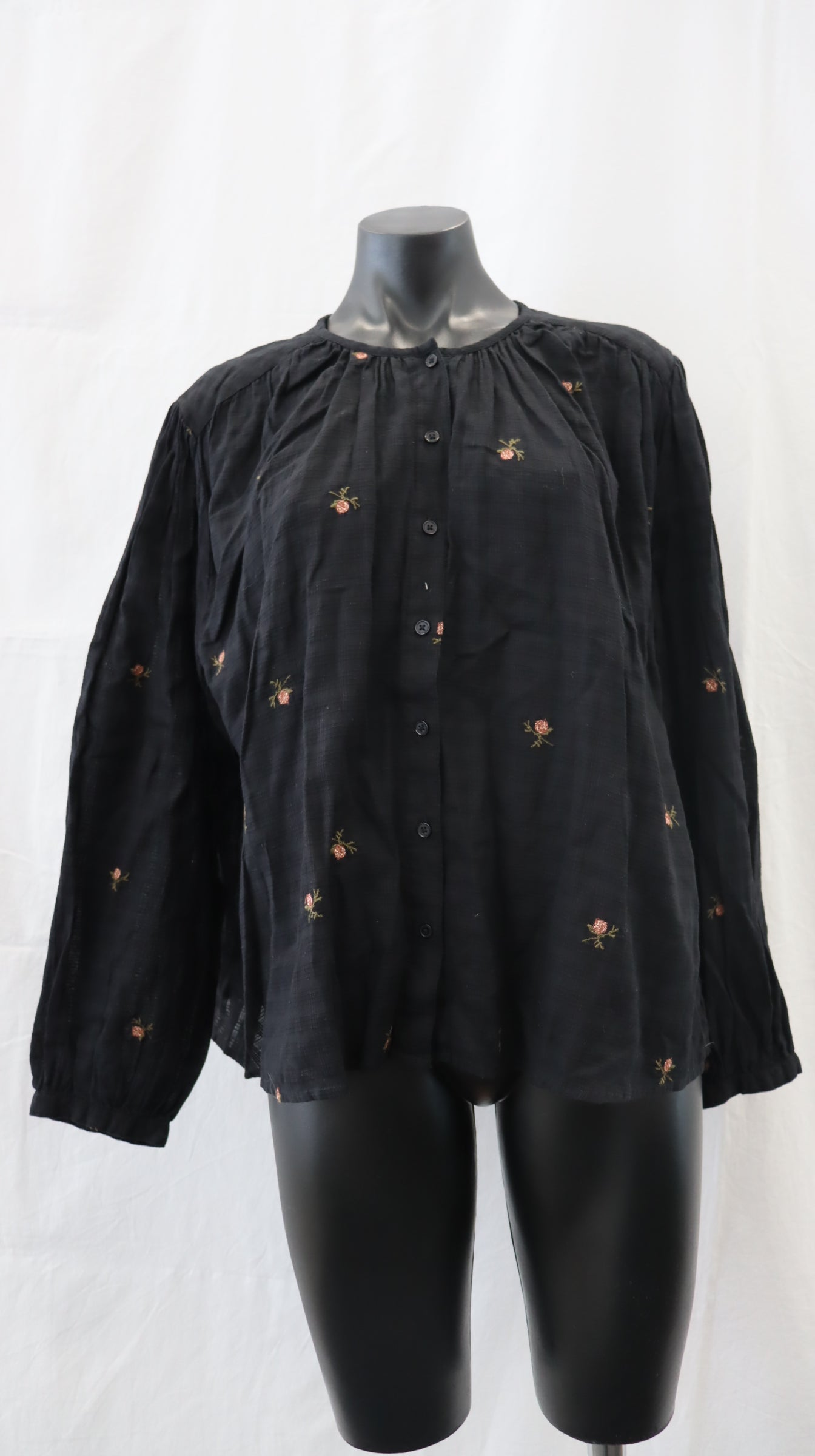 Indi & Cold Button Up XL