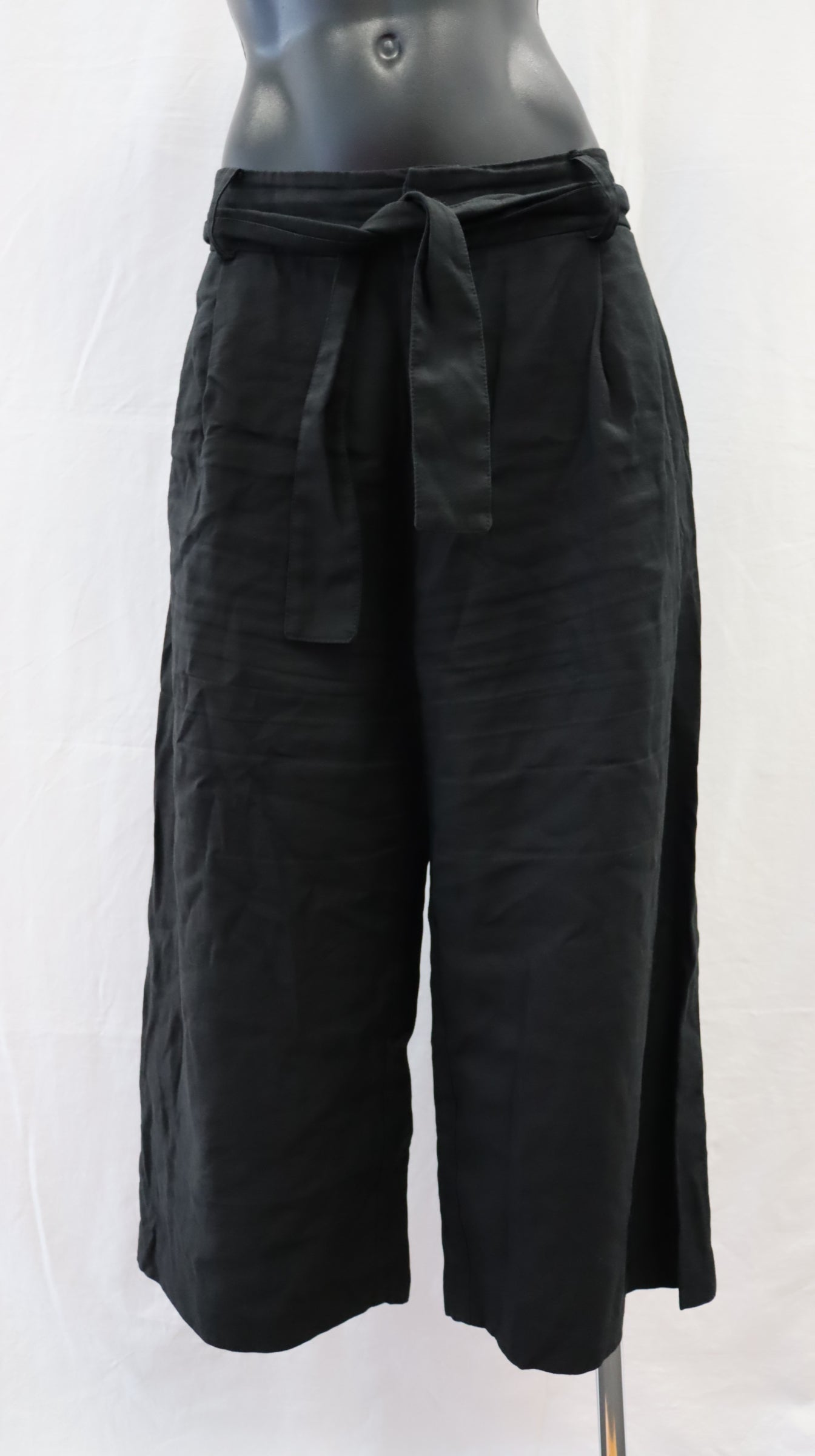 VIKTORIA WOODS Pants 12
