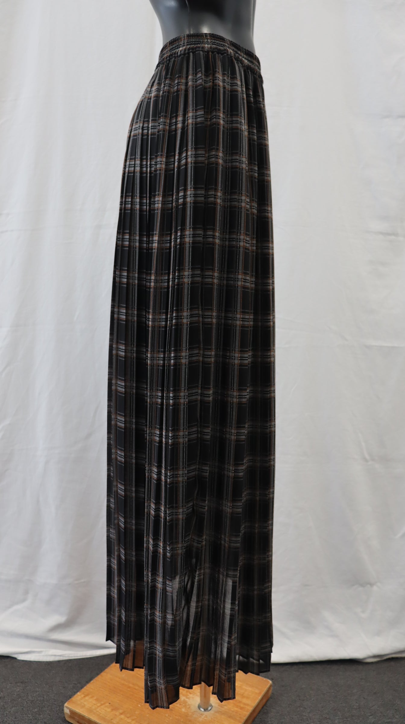 M A X Maxi Skirt 10