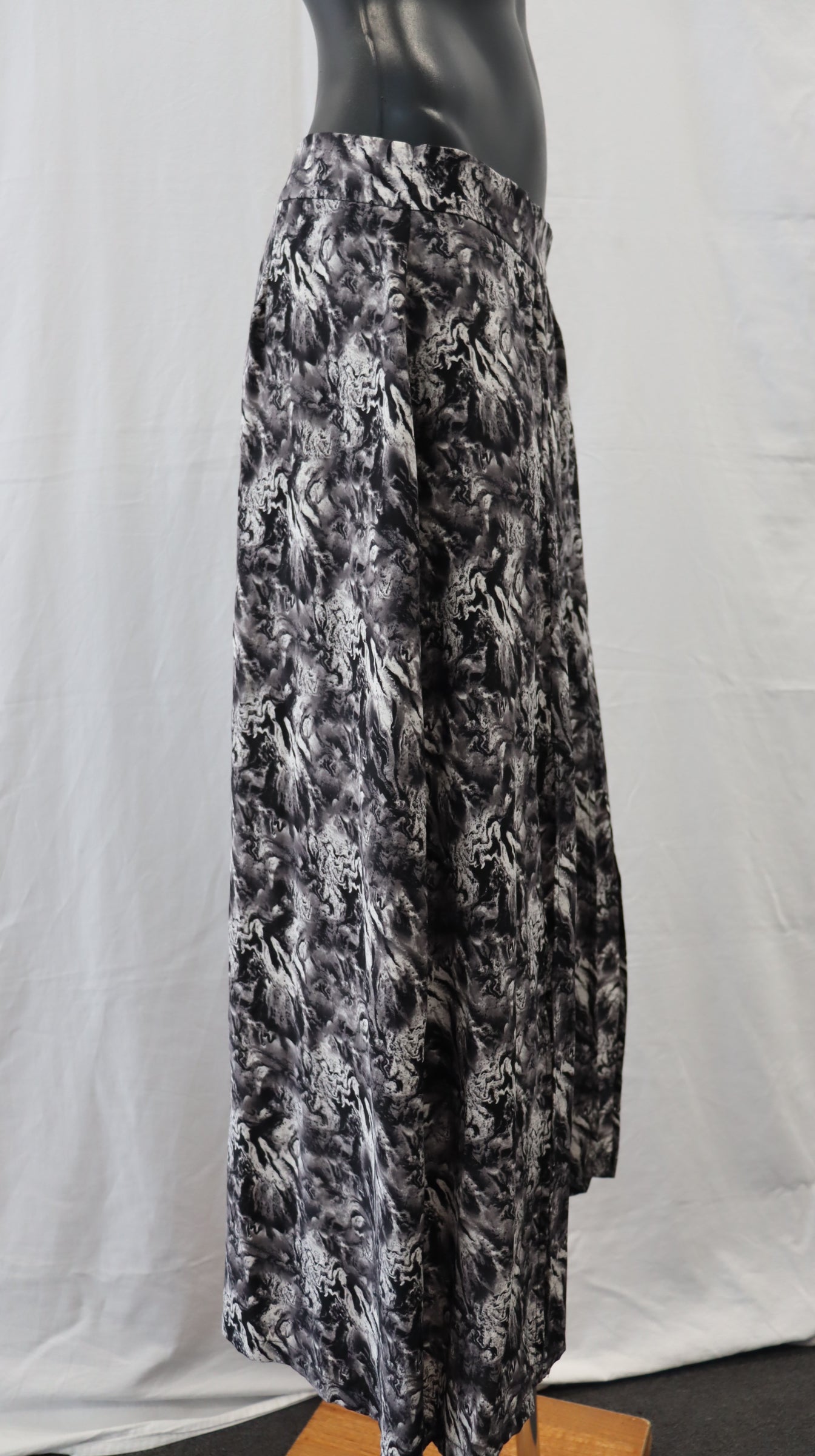 B L A K L U X E Midi Skirt 12