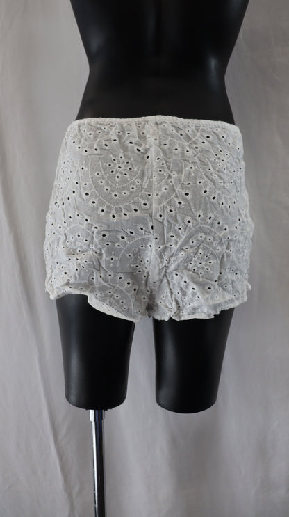 Caitlin Crisp Shorts 10