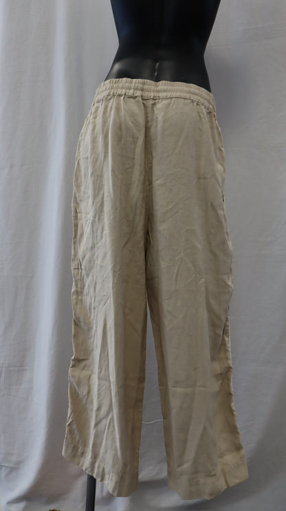 stories be told Pants L