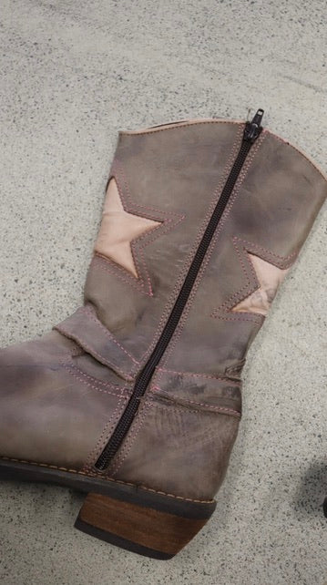 *NO TAG Boots 38
