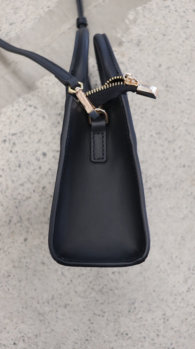 karen walker handbag N/A