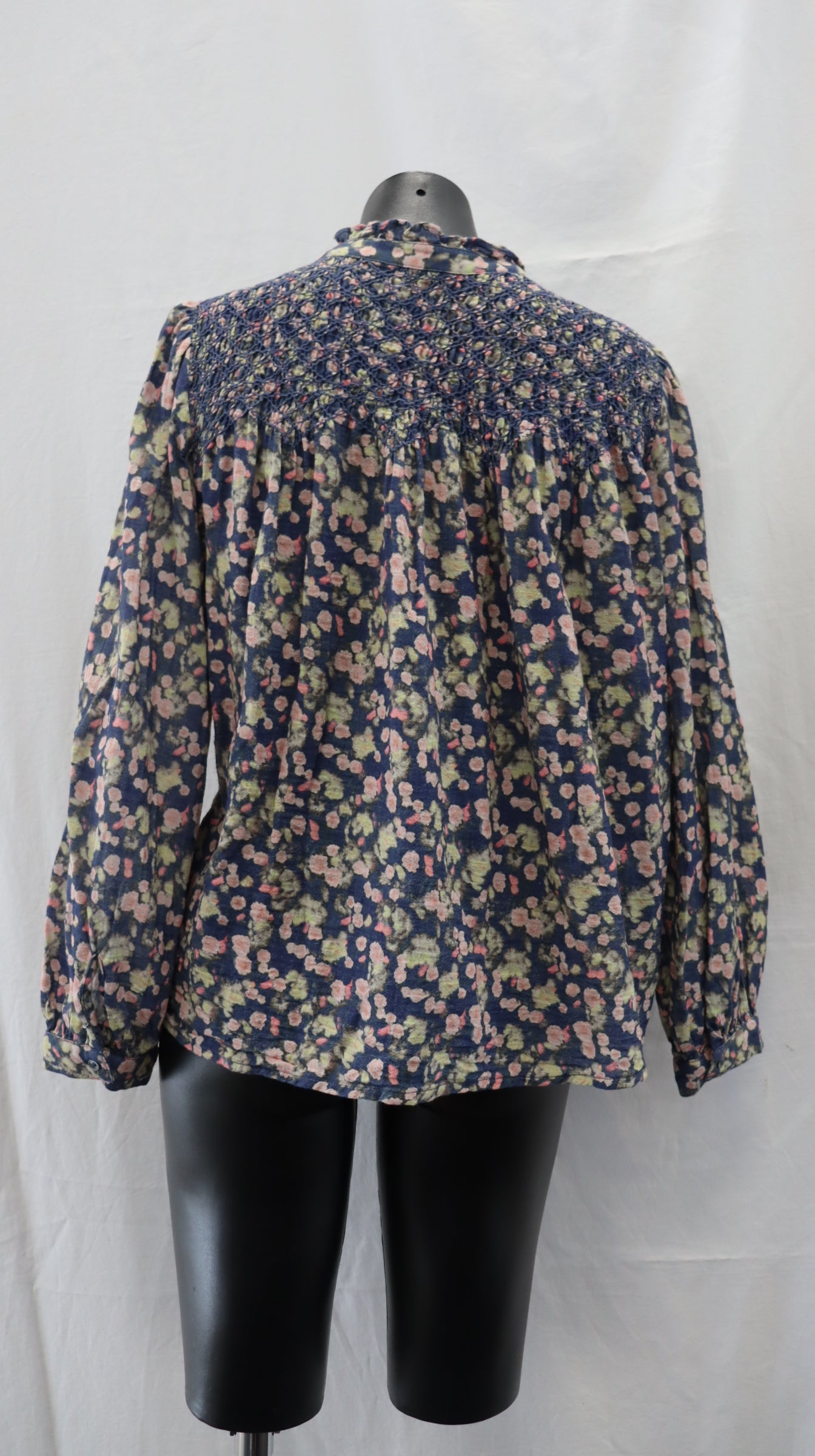Indi & Cold Button Up M