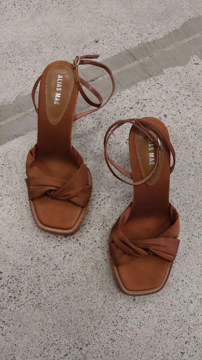 ALIAS MAE Heels 39