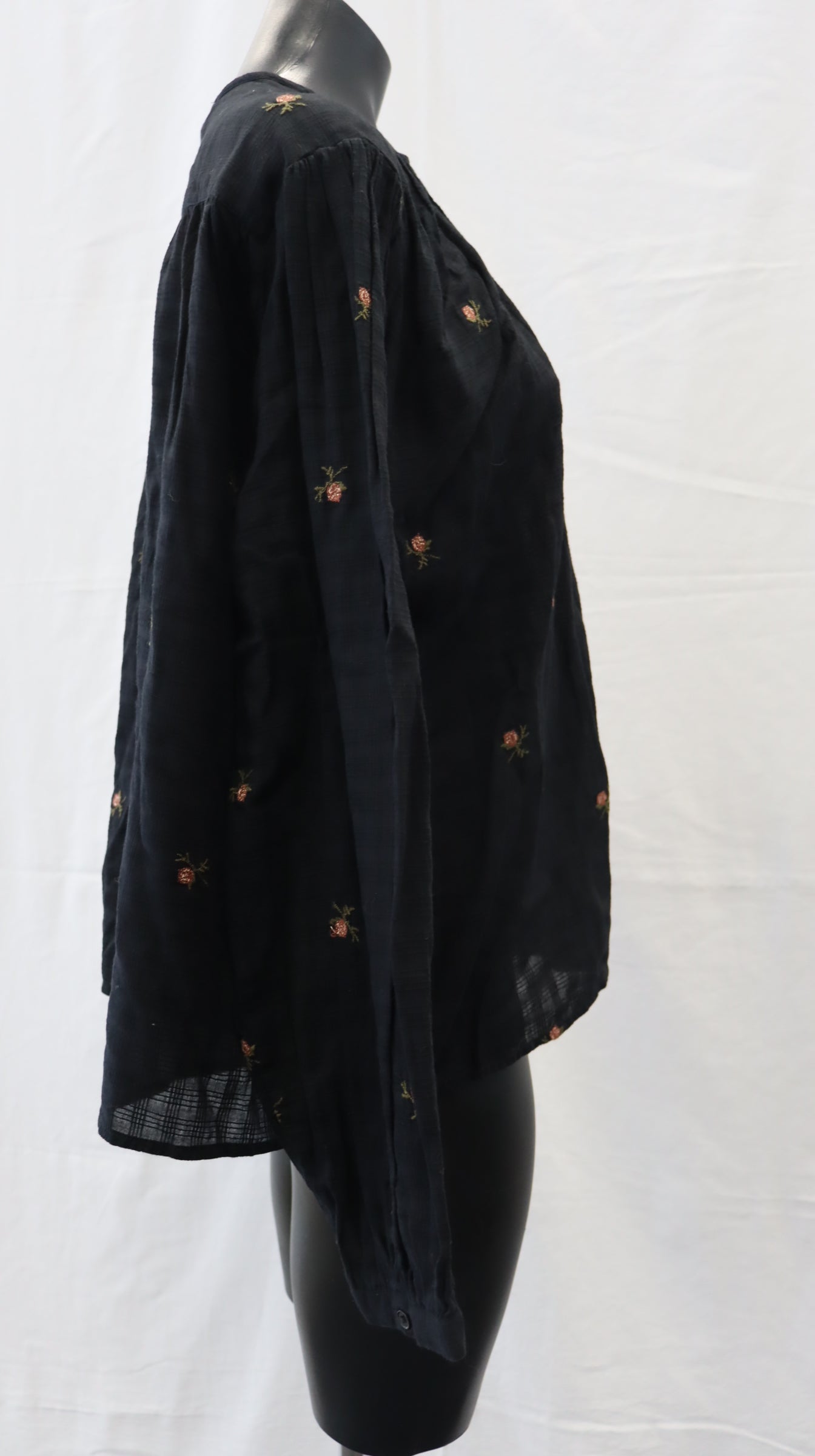 Indi & Cold Button Up XL