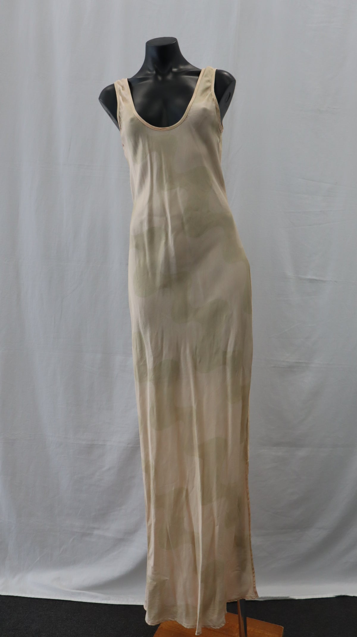 One Mile Maxi Dress L