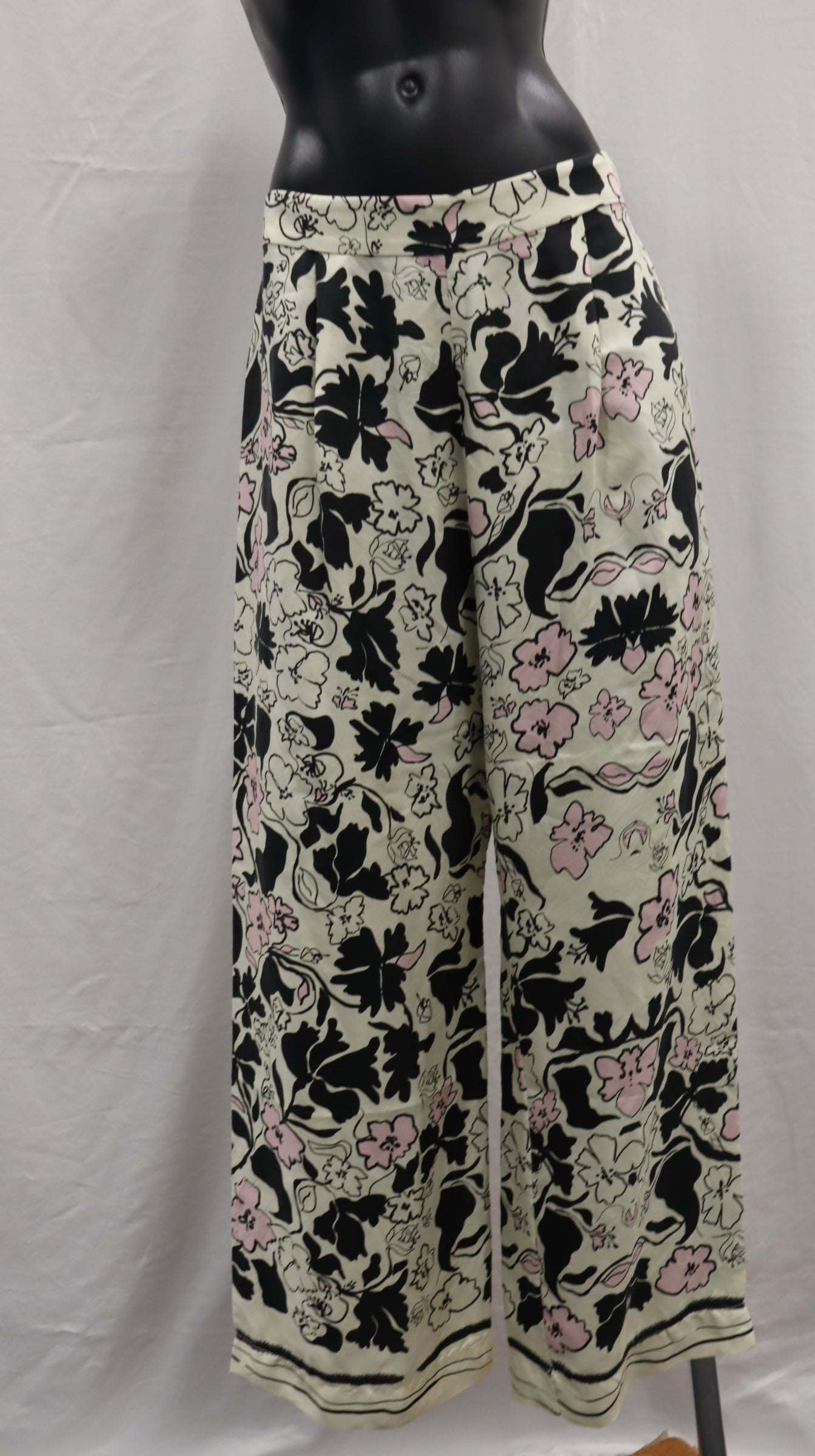 VIKTORIA WOODS Pants 8