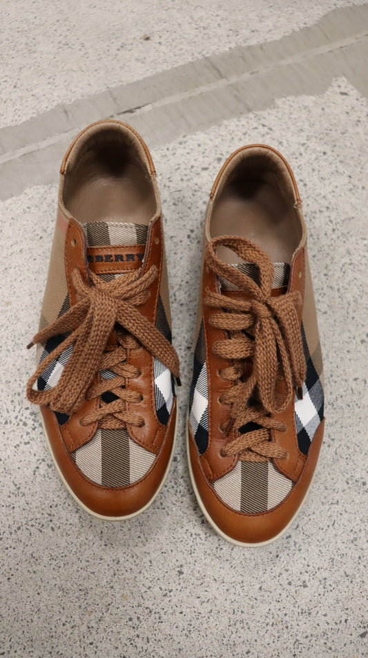 Burberry Sneaker 39