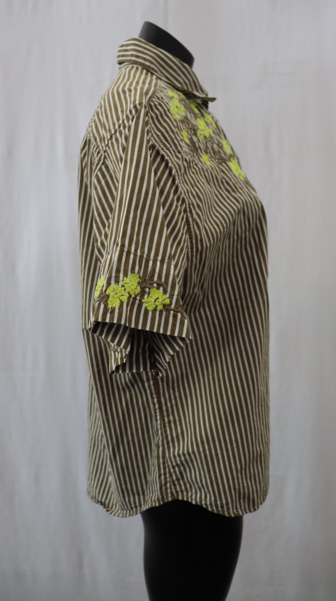 kowtow Button Up S