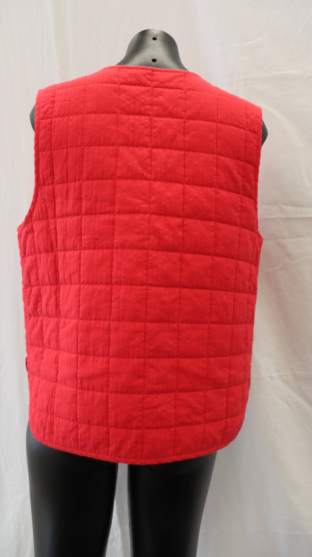 DAMSON MADDER. Vest 10