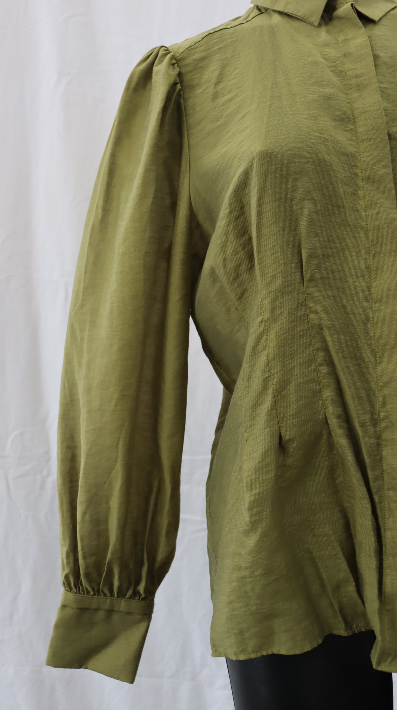 M A X Button Up 10