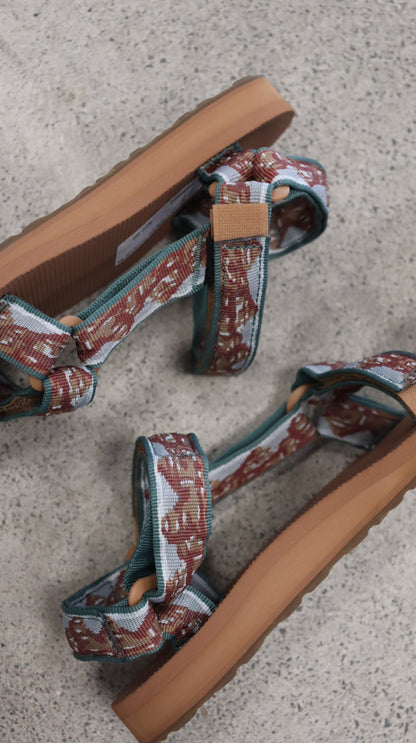 Teva Sandals 39