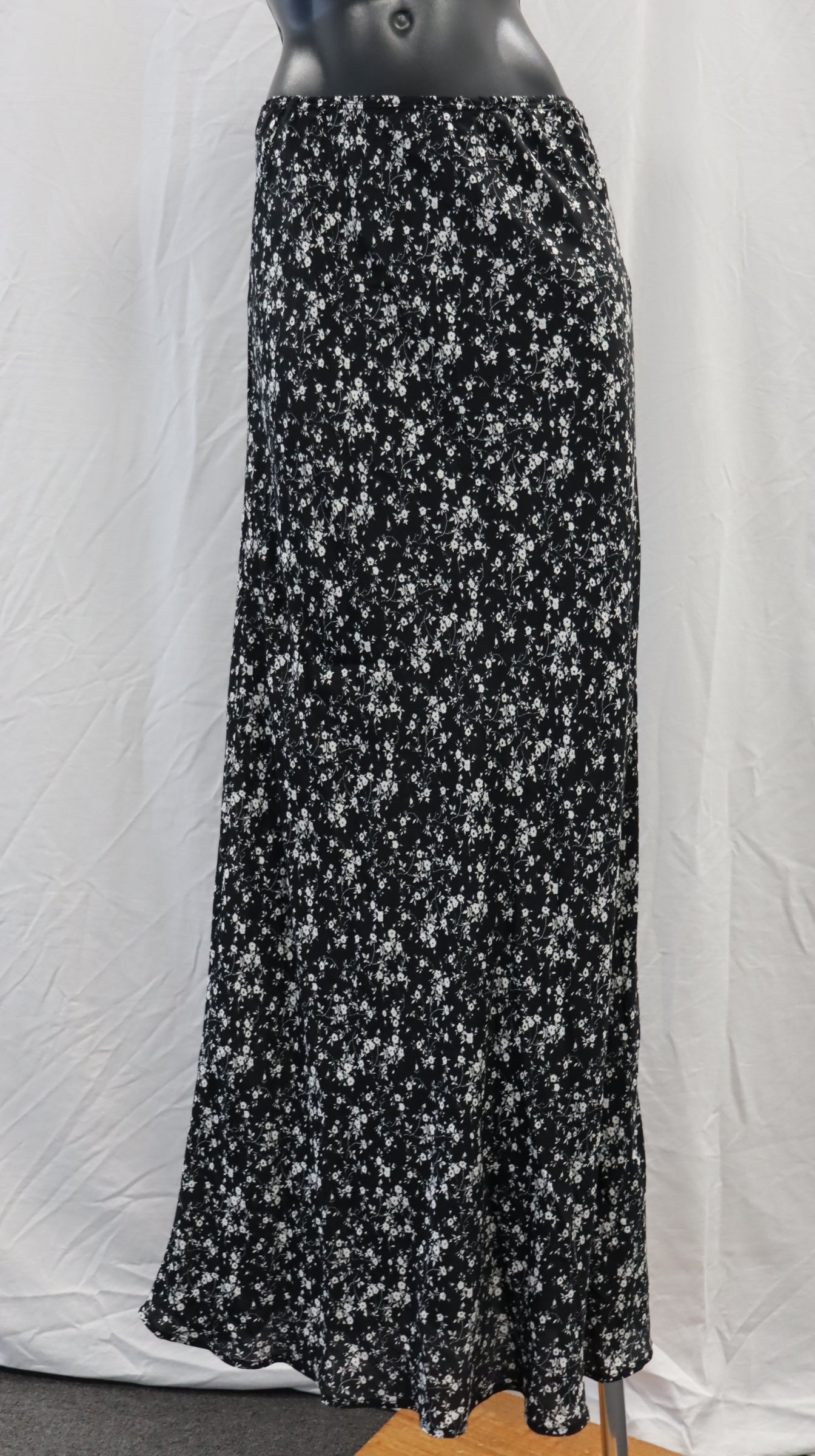 Paris Georgia Maxi Skirt L