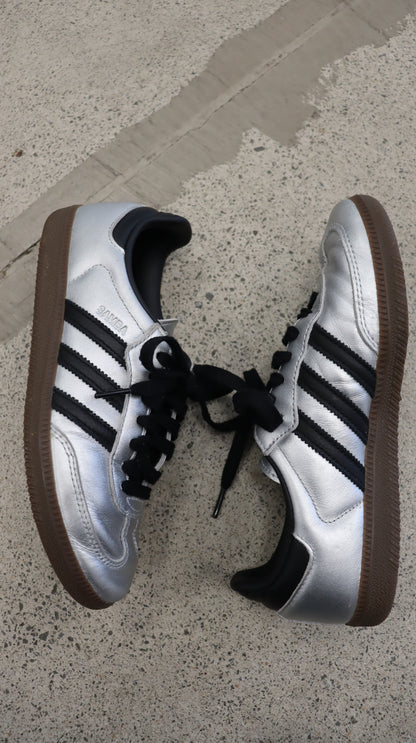 adidas Sneaker 6