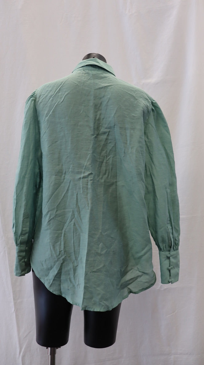 M A X Button Up 10