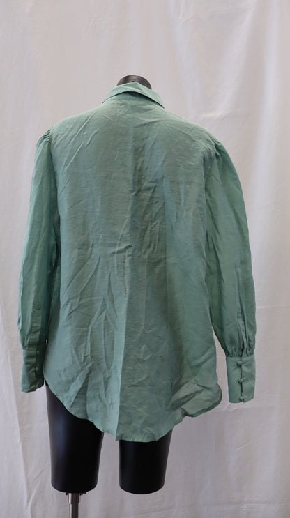 M A X Button Up 10