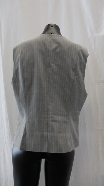 remain Vest 14