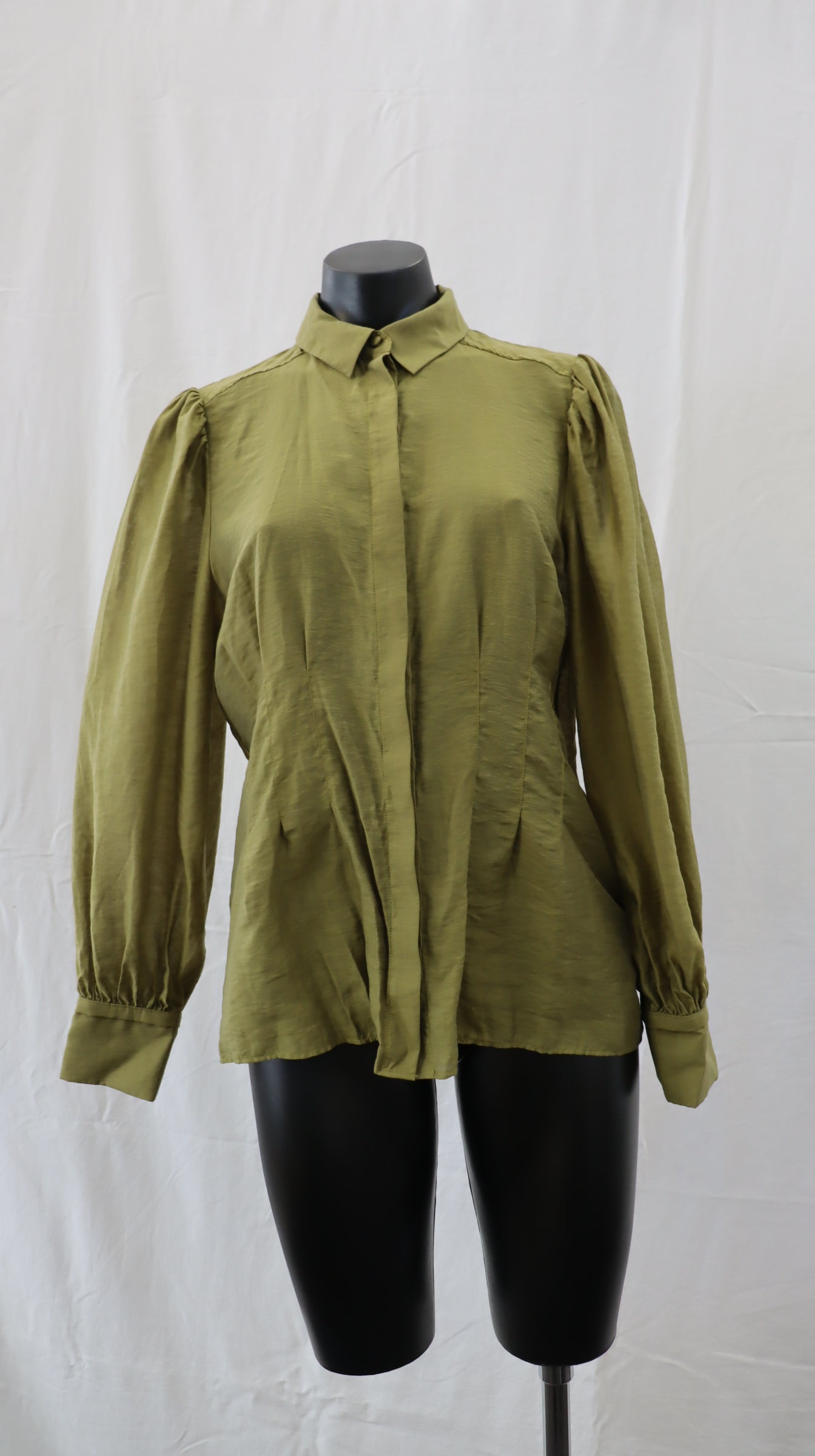 M A X Button Up 10
