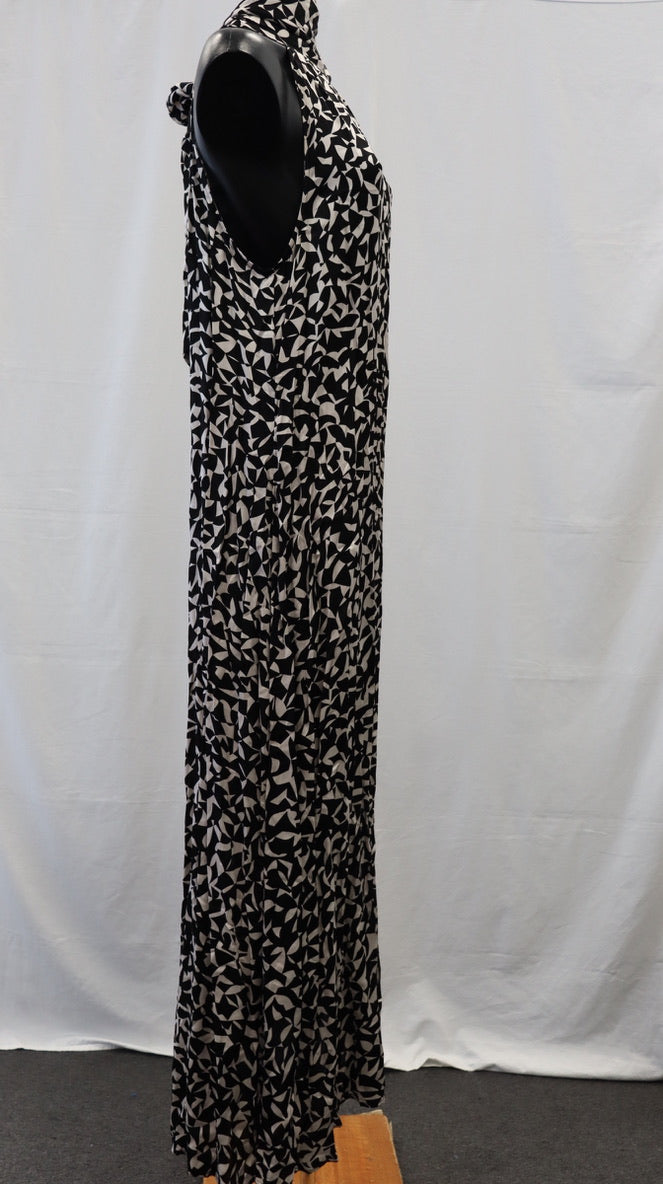 M A X Maxi Dress 16