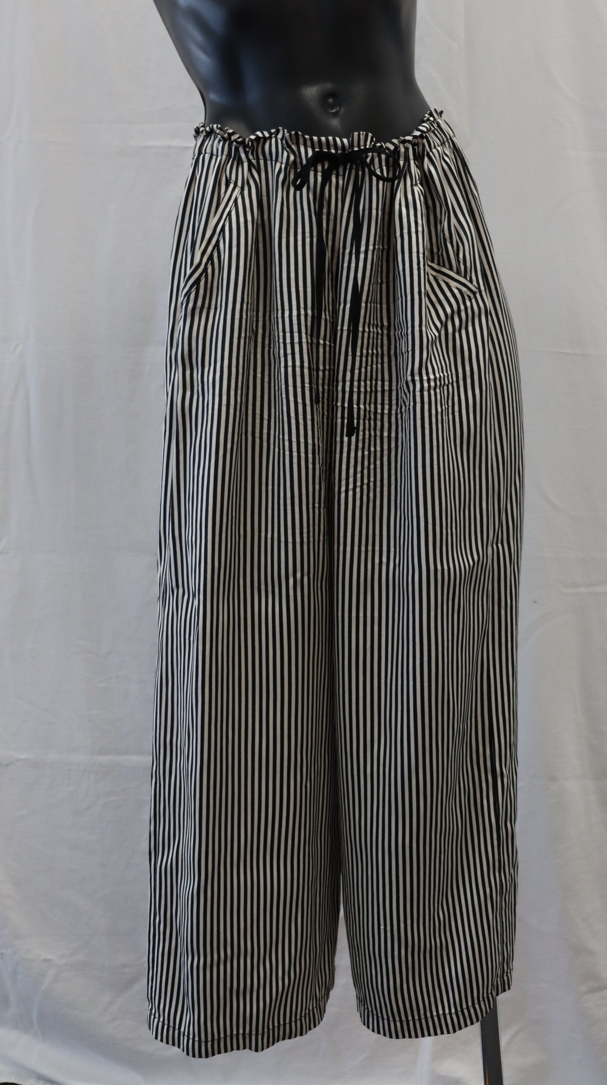 moochi Pants M - L